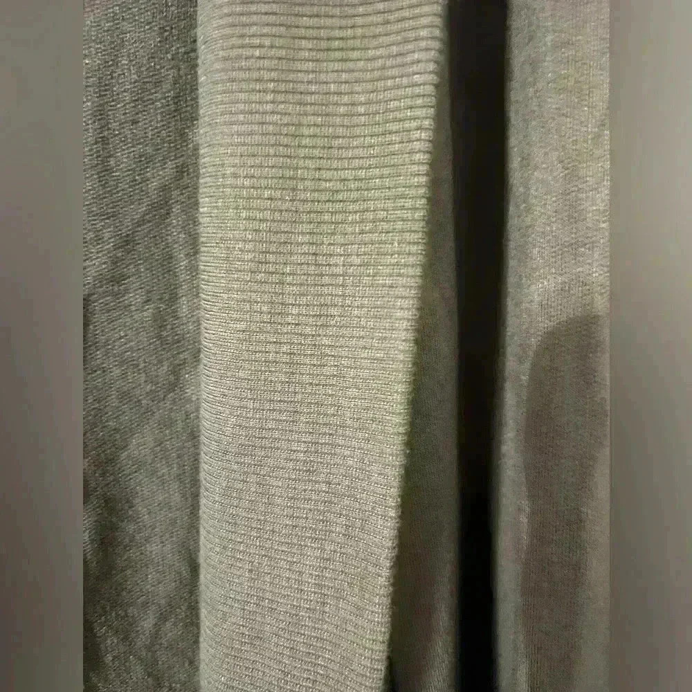 Liz Claiborne olive green cardigan size M (C117) - Picture 3 of 5